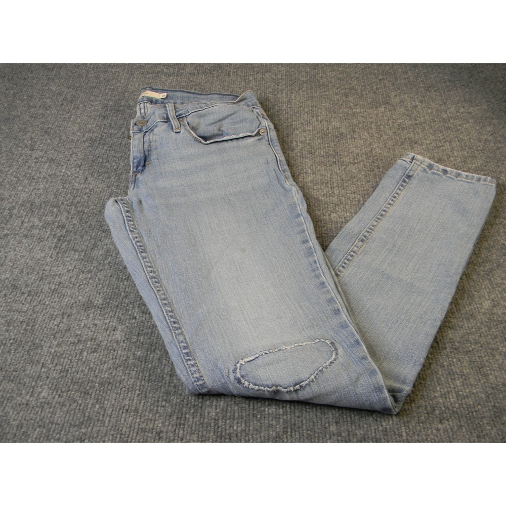 Levi's 524 Skinny Jeans Women's‎ Size 28 Light Wash Distressed Stretch Denim